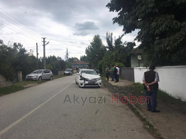 Park Halinde Bulunan Araca Çarptı