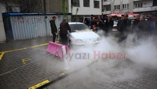  Park Halindeki Araç Alev Aldı