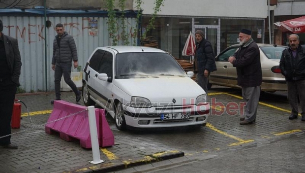  Park Halindeki Araç Alev Aldı