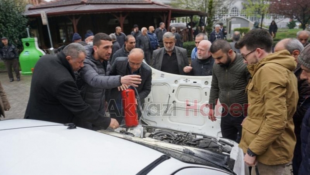 Park Halindeki Araç Alev Aldı