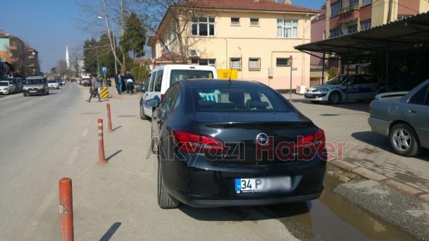 Park Halindeki Otomobil Kurşunlandı