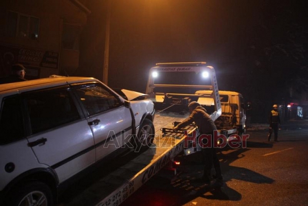 Park Halindeki Otomobile Çarptı