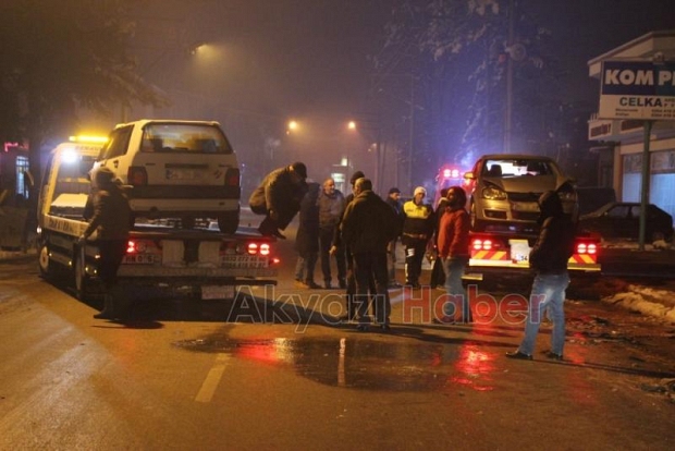 Park Halindeki Otomobile Çarptı