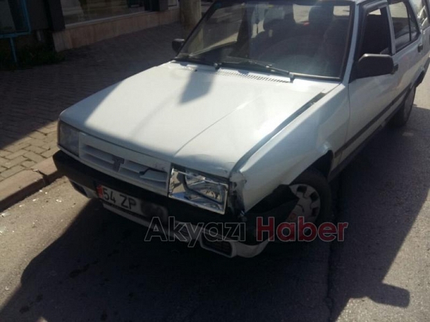 Park Halindeki Otomobile Çarptı