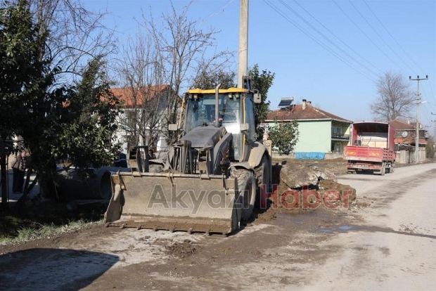 PAZARKÖY MAHALLESİ ALT YAPI HİZMETLERİ DEVAM EDİYOR