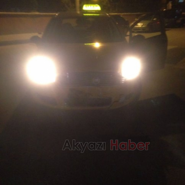 Plakasız Motosiklet ile Ticari Taksi Çarpıştı