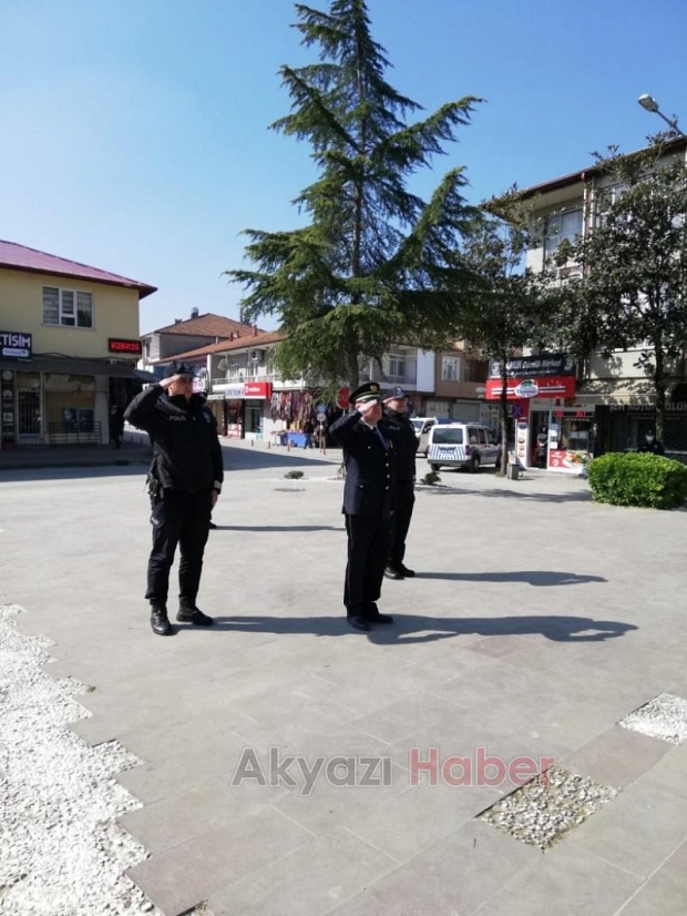 Polis haftası kutlamaları Çelenk sunumuyla başladı