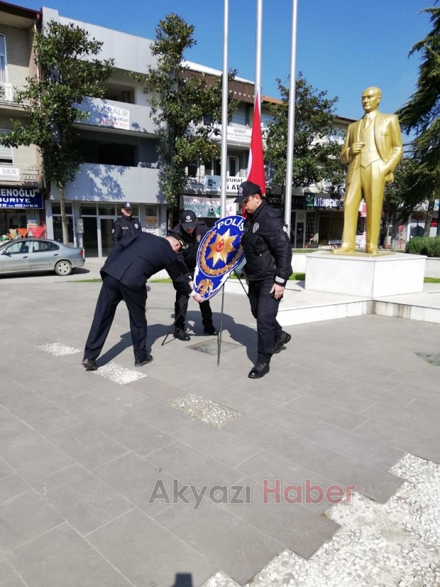 Polis haftası kutlamaları Çelenk sunumuyla başladı