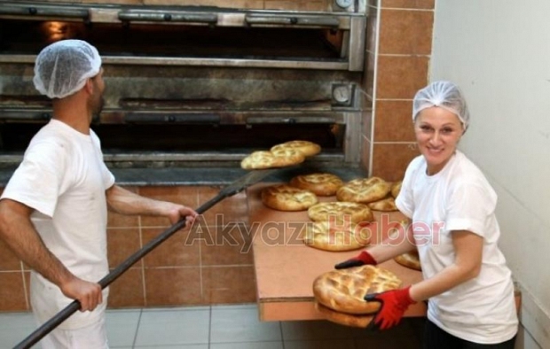 Ramazan pidesine kadın eli değdi