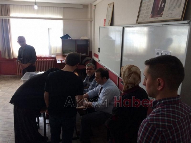 Referandum Oy Kullanma İşlemleri Başladı