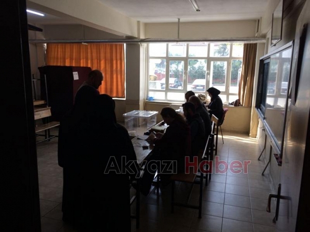 Referandum Oy Kullanma İşlemleri Başladı