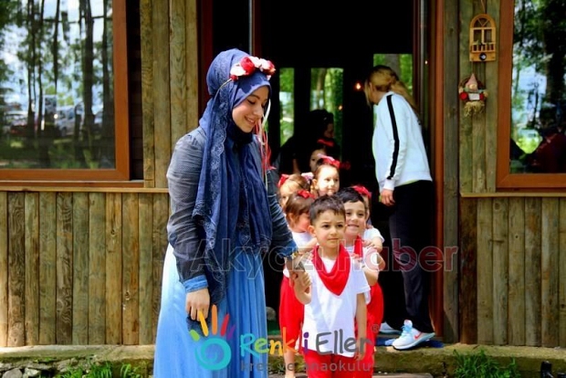 Renkli Eller 2nci Geleneksel Aile Şenlikleri Yapıldı