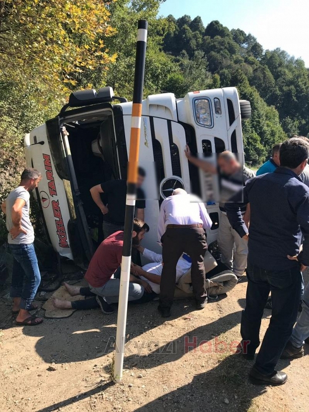Reşadiyede soda tankeri devrildi