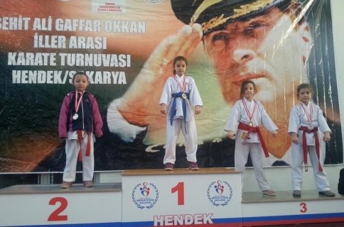 Karateciler Boş Durmuyor 