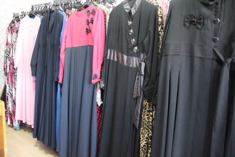 Feracenin Öncüsü Moda BEYZENUR tesettür giyim Akyazı'da