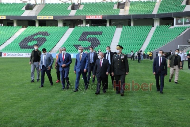 Sakarya Atatürk Stadyumunda İstiklal Marşı yankılandı