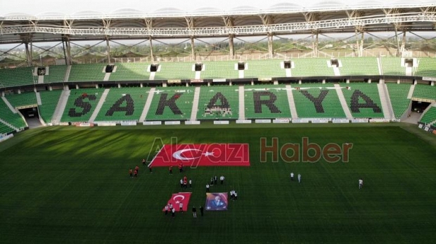 Sakarya Atatürk Stadyumunda İstiklal Marşı yankılandı