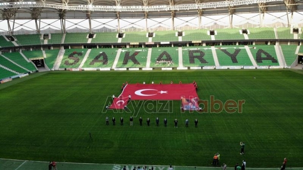 Sakarya Atatürk Stadyumunda İstiklal Marşı yankılandı