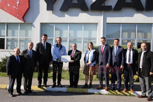 Sakarya Valisinden Yazakiye Teşekkür Plaketi