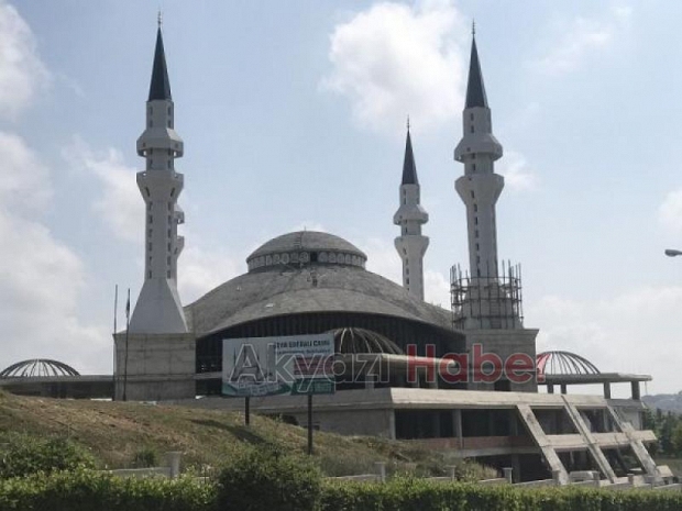 Sakaryadaki Şeyh Edebali Camiinde ilk namaz kılındı