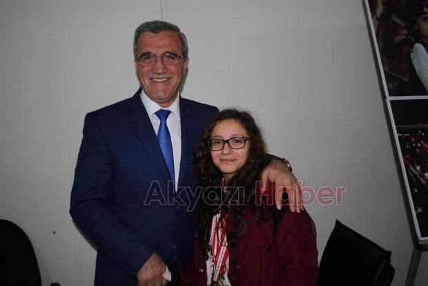 ŞAMPİYON SPORCULARA BAŞKAN AKCAN’DAN ÖDÜL