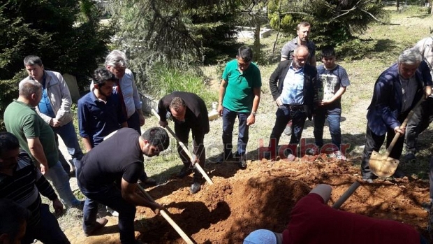 Sefaniye Berk Dualarla Defnedildi