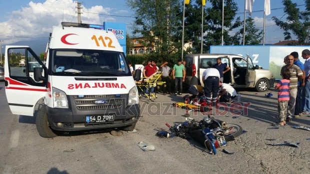 Şehit Furkan Çelik Caddesinde korkutan kaza - Akyazı Haber ...
