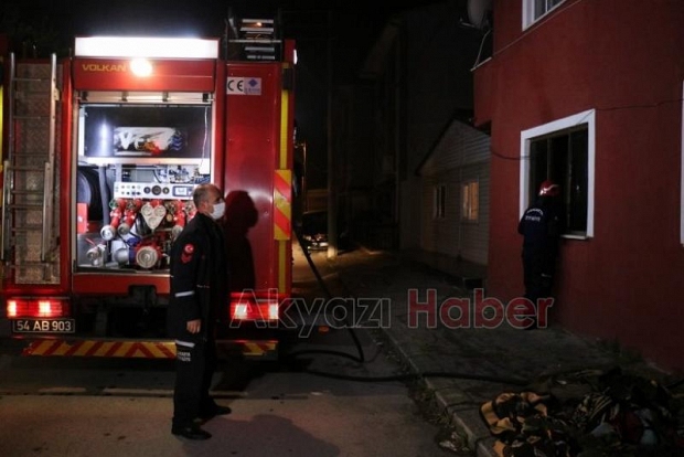 Şeker Mahallede yangın evsiz kaldılar