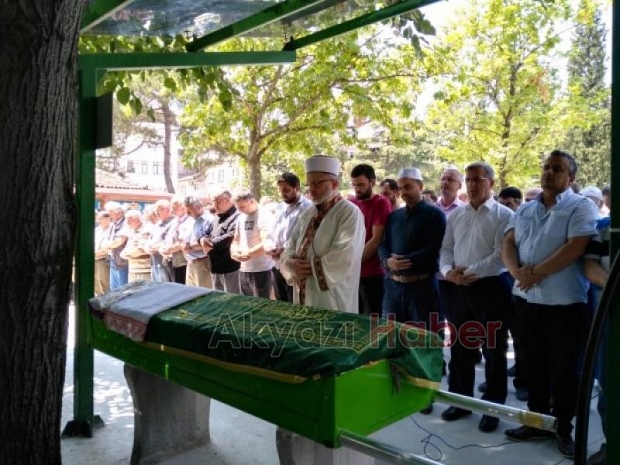 SEMiHA ŞANLI DUARLARA DEFNEDiLDi