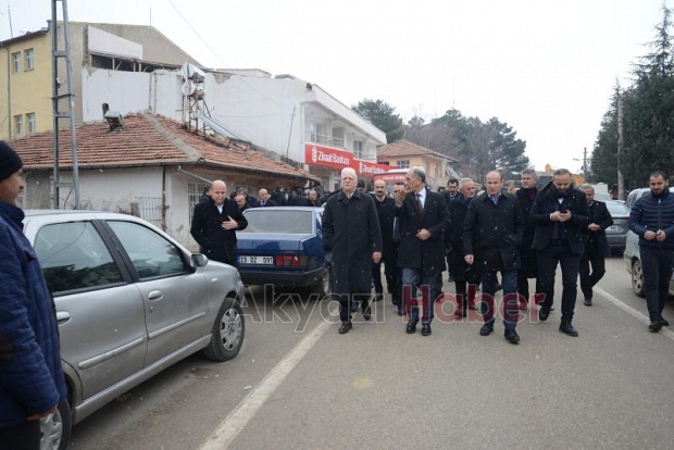 Şemsi Bayraktar Elazığ ve Malatya ya gitti