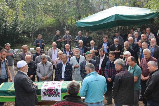 Seyfi Saka Defnedildi