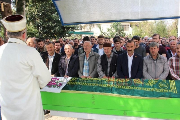 Seyfi Saka Defnedildi