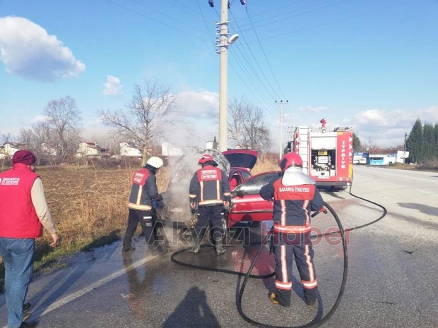 Seyir Halindeki Otomobil Alev Aldı
