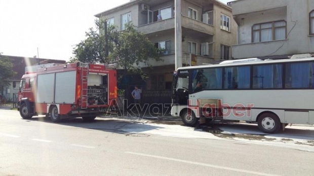 Seyir Halindeki Yolcu Minibüsü Alev Aldı