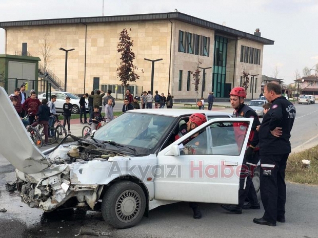 SGM Arka Sokağında Trafik Kazası