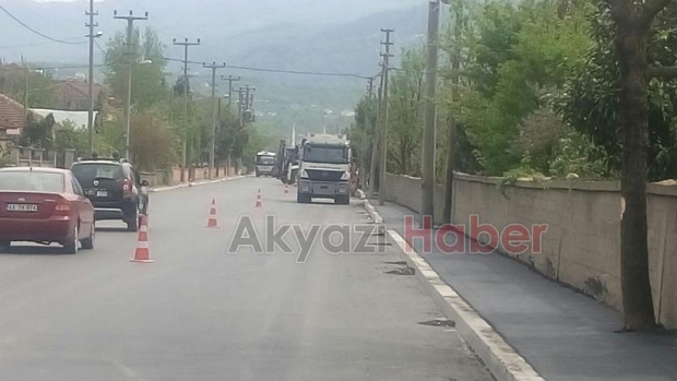 Sıcak Asfalt Serimi Devam Ediyor