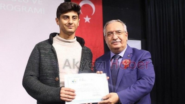 Şiir Dalında İl Birincisi Oldu