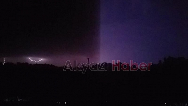 Şimşekler geceyi aydınlattı