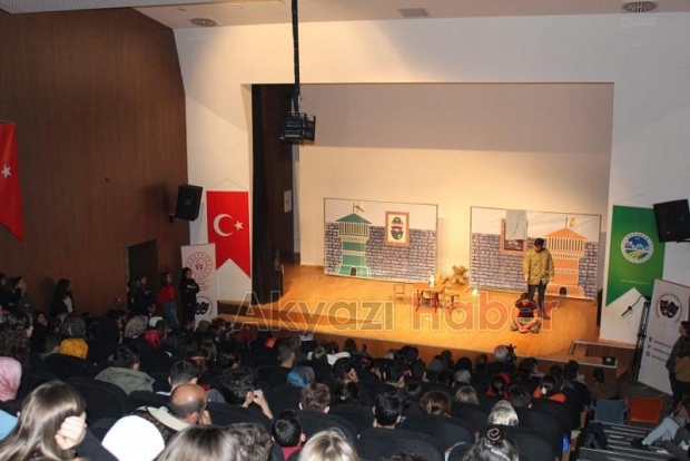 Sınır Tiyatrosu Tam Not Aldı