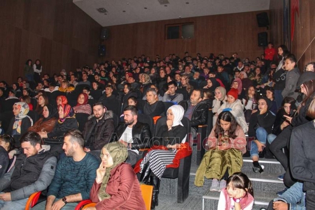 Sınır Tiyatrosu Tam Not Aldı