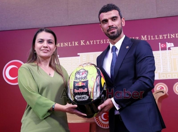Sofuoğlundan Yeşilaya jest 