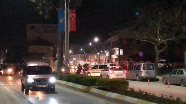 Sokağa çıkma yasaklandı vatandaş fırın ve bakkala koştu