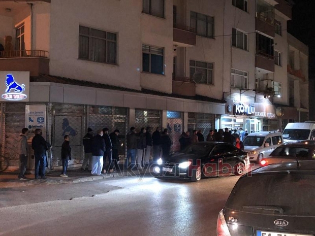 Sokağa çıkma yasaklandı vatandaş fırın ve bakkala koştu