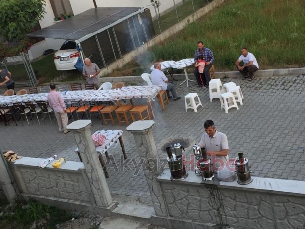 Sokak Sakinleri Bu Senede Birlikte İftar Yaptı