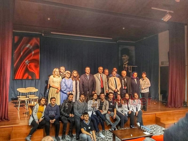 Sokaktan Sanata Tiyatro Ekibimiz Hendeklileri Mest Etti
