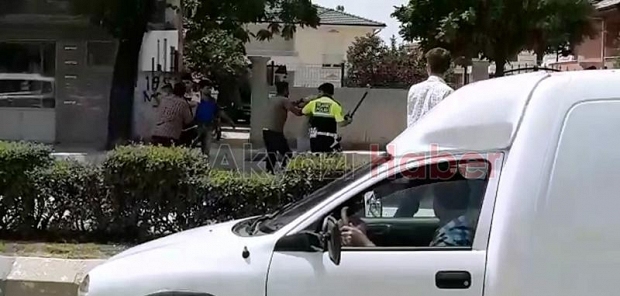 Sopalı Kavgaya Polis Müdahale Etti