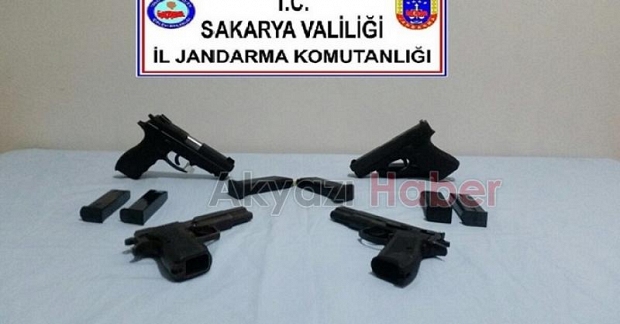 Şüphe üzerine durdurulan araçtan silahlar çıktı