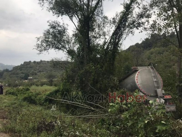 Tanker yoldan çıktı 