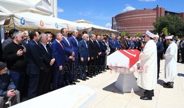 Tarihçi özdemir son yolculuğuna uğurlandı