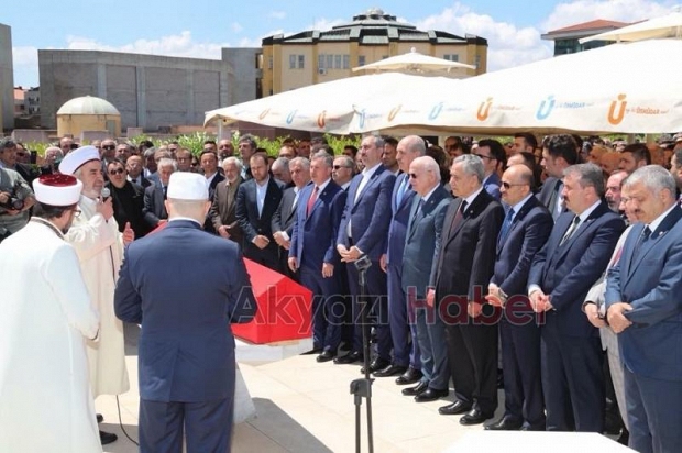 Tarihçi özdemir son yolculuğuna uğurlandı